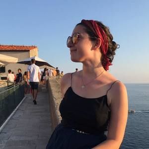 Meet your Posher, Oriana